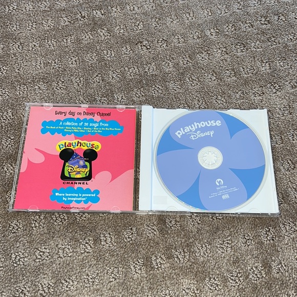 Walt Disney 2001 Playhouse Disney CD - 26 song Disney Channel Collection - Picture 2 of 4